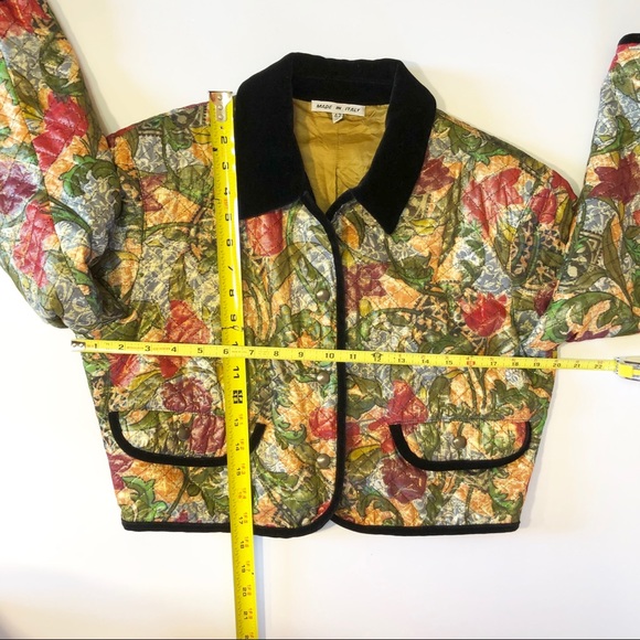 Made In Italy Quilted Floral Shimmery Jacket - Picture 5 of 8
